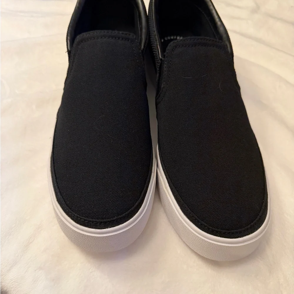 Nike Women’s Black and White Slip-On Loafers - Picture 4 of 5